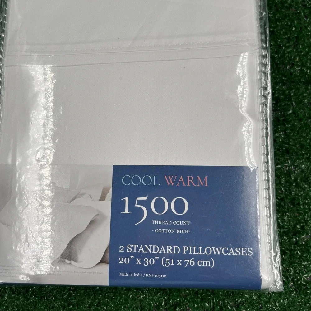 Cool Warm 1500 Thread Ct Set Of 2 White‎ Standard Pillowcases NIP